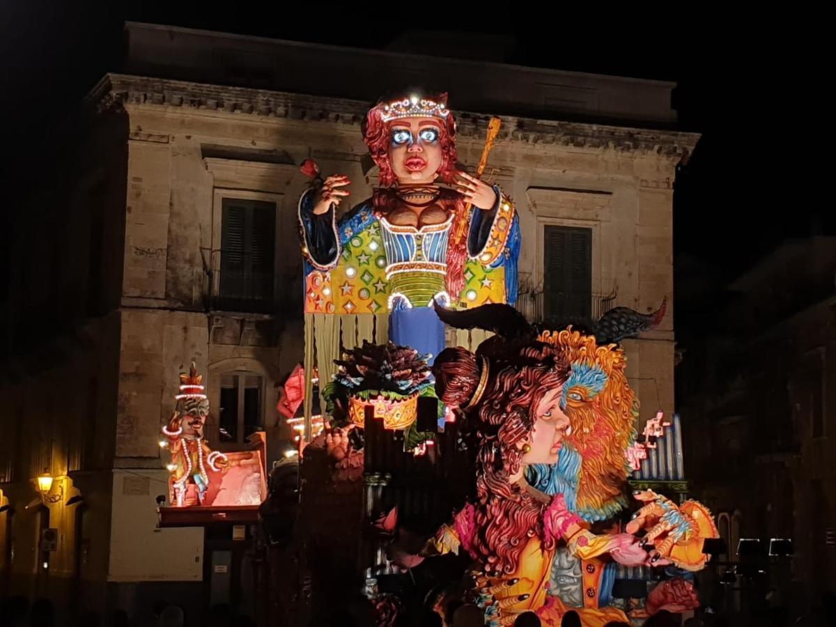 Palazzo Geremia - Le Dimore Dell'Antiquario Lejlighed Acireale Eksteriør billede
