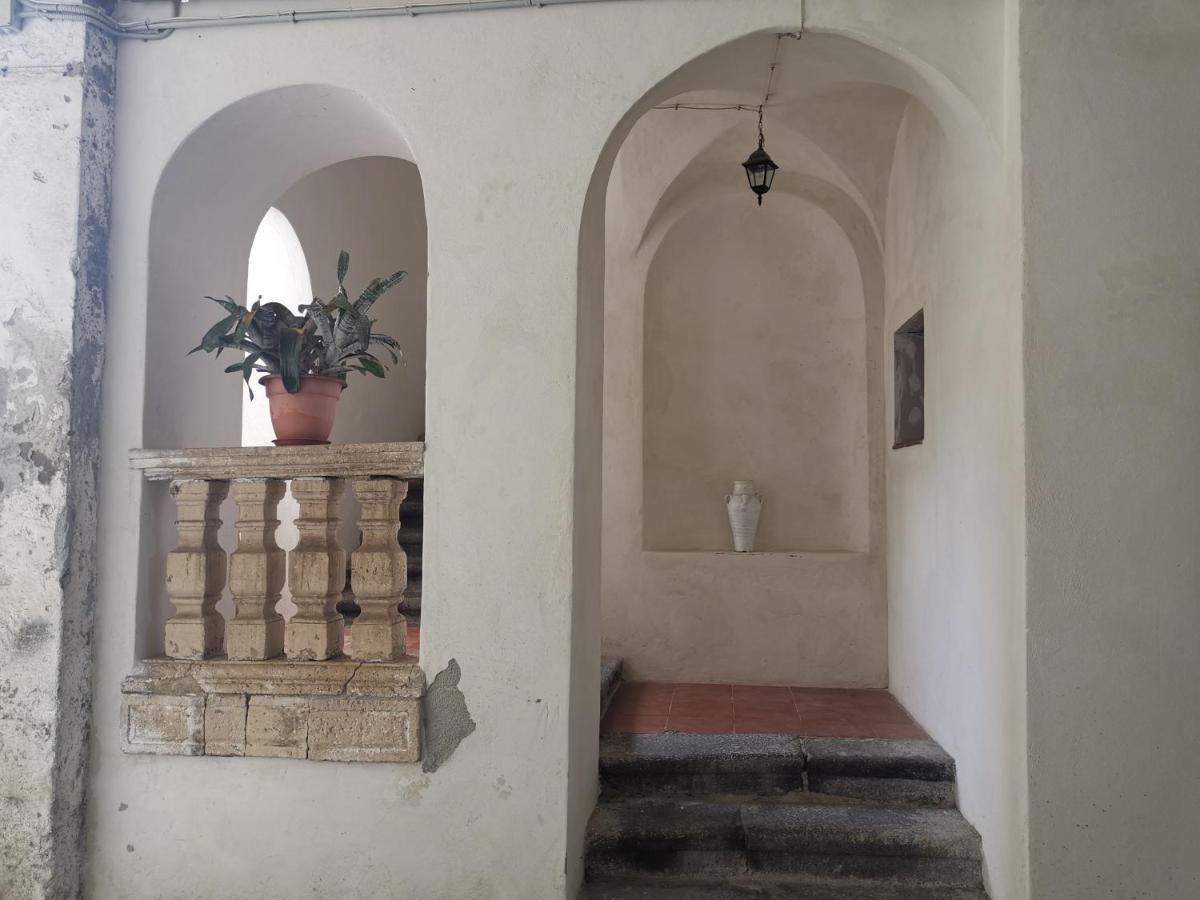Palazzo Geremia - Le Dimore Dell'Antiquario Lejlighed Acireale Eksteriør billede