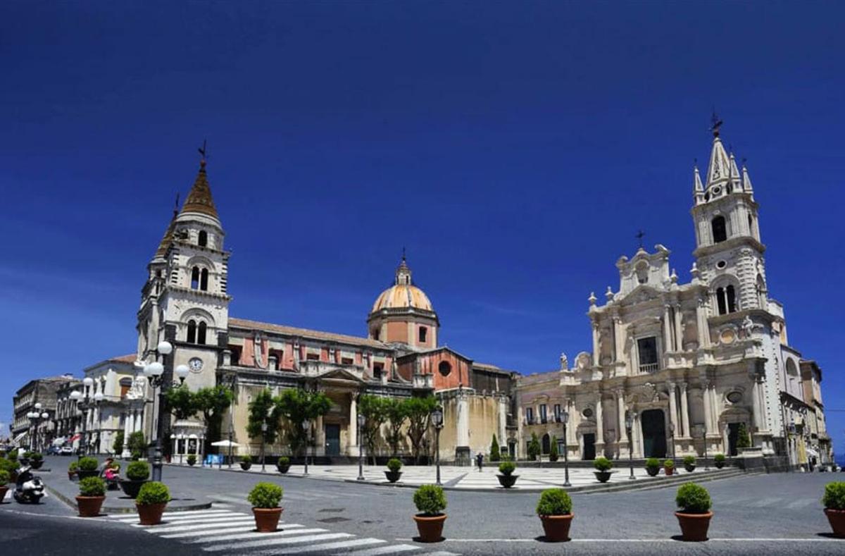 Palazzo Geremia - Le Dimore Dell'Antiquario Lejlighed Acireale Eksteriør billede
